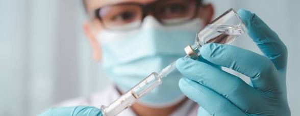 Dr. Gustavo Imbiriba em atendimento